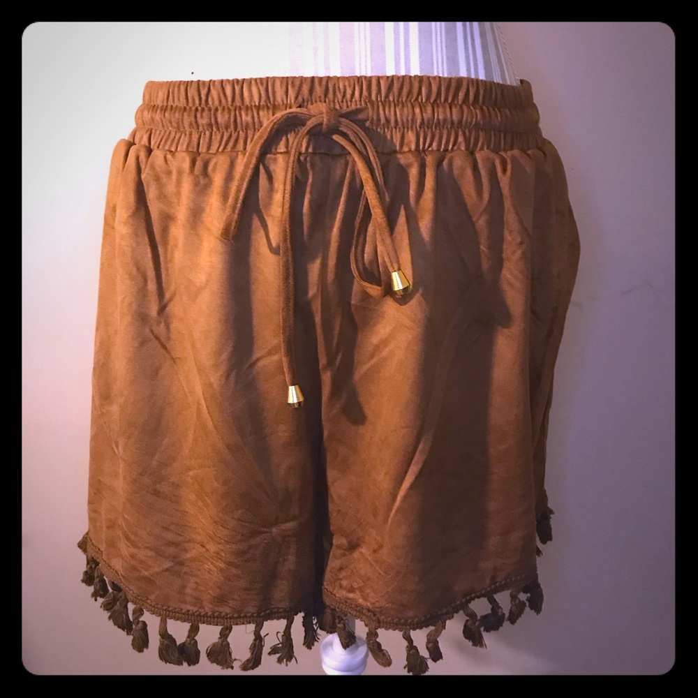 Suede tassel shorts